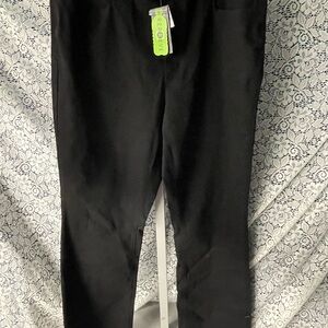 Susan Graver NWT Women’s size 16 Black Bootcut Pull on Jeans